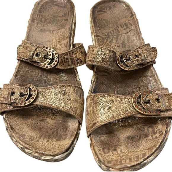 Stuart Weitzman Shoes - Stuart Weitzman Women's Slide Sandals Brown Size 8.5 Elegant Design
